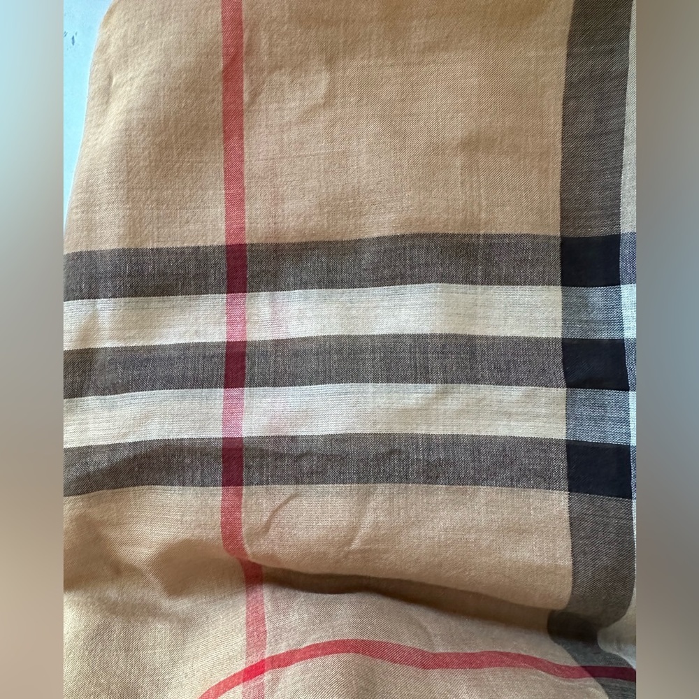Burberry lightweight check silk scarf. New without tag. - Picture 5 of 5